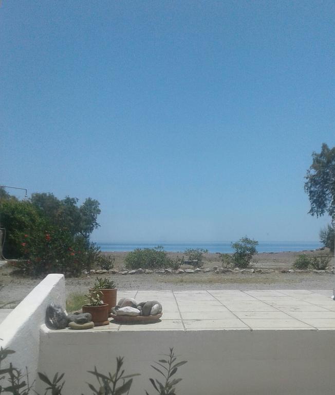 Vamare Beachfront House 겐나디 외부 사진